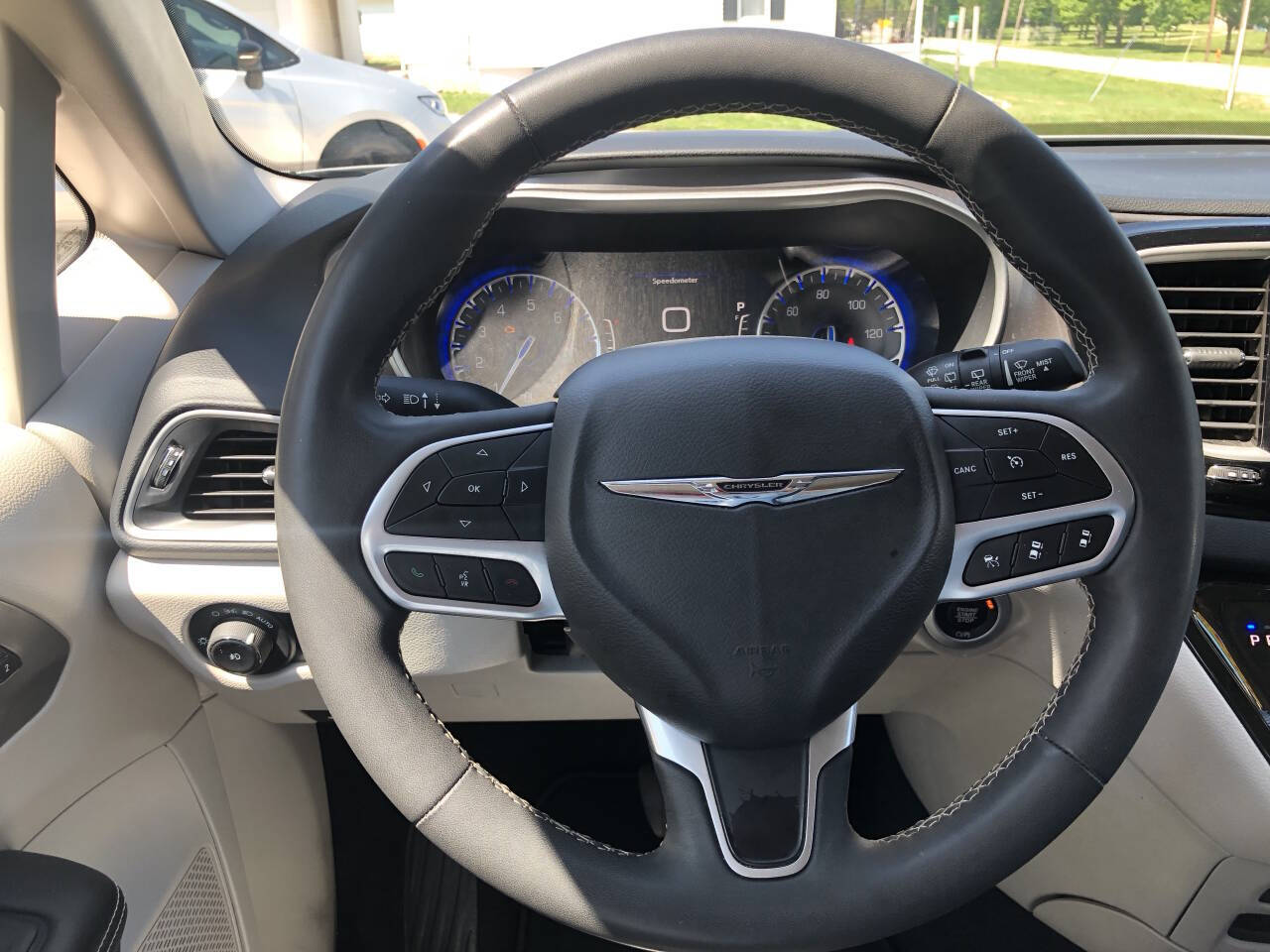 2024 Chrysler Pacifica Touring L - Photo 15