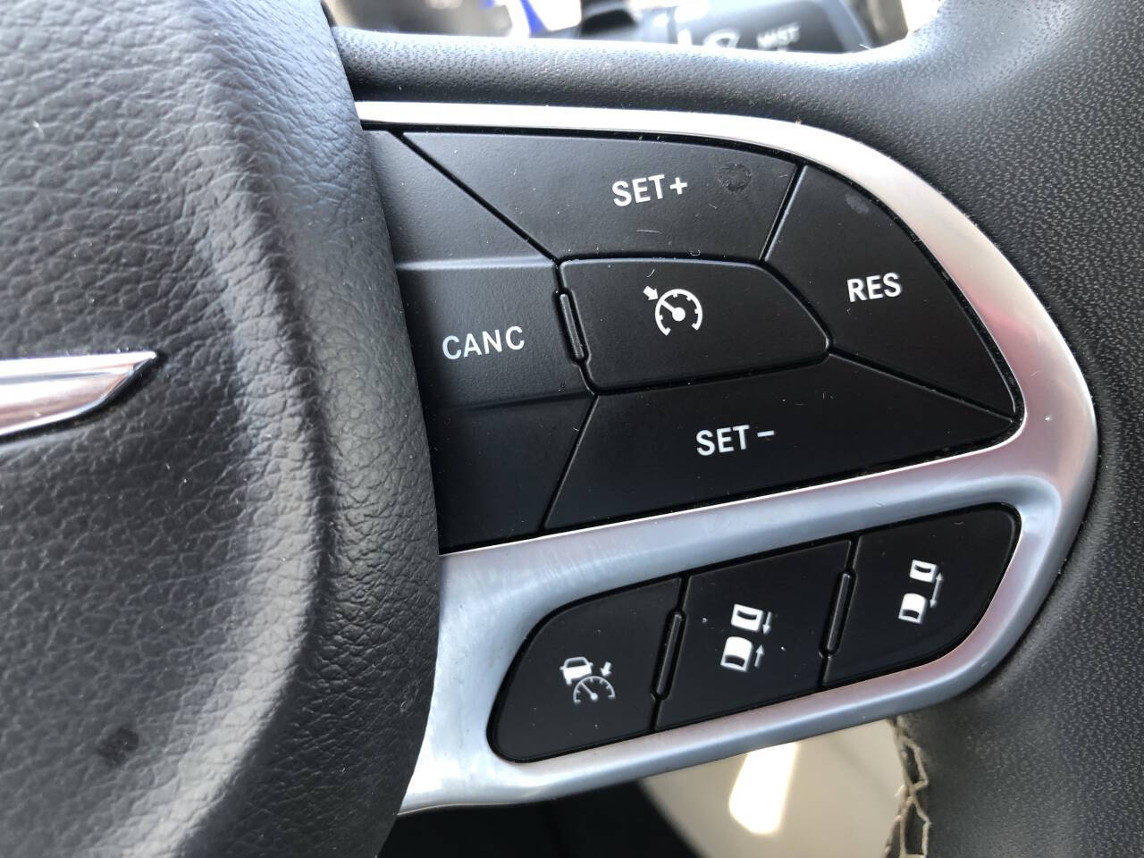 2024 Chrysler Pacifica Touring L - Photo 17