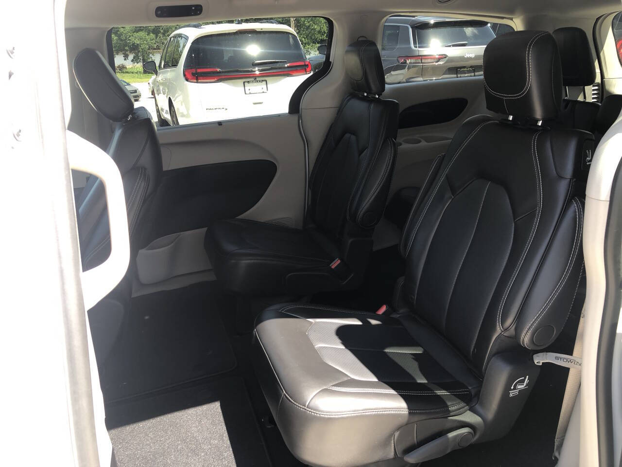 2024 Chrysler Pacifica Touring L - Photo 24