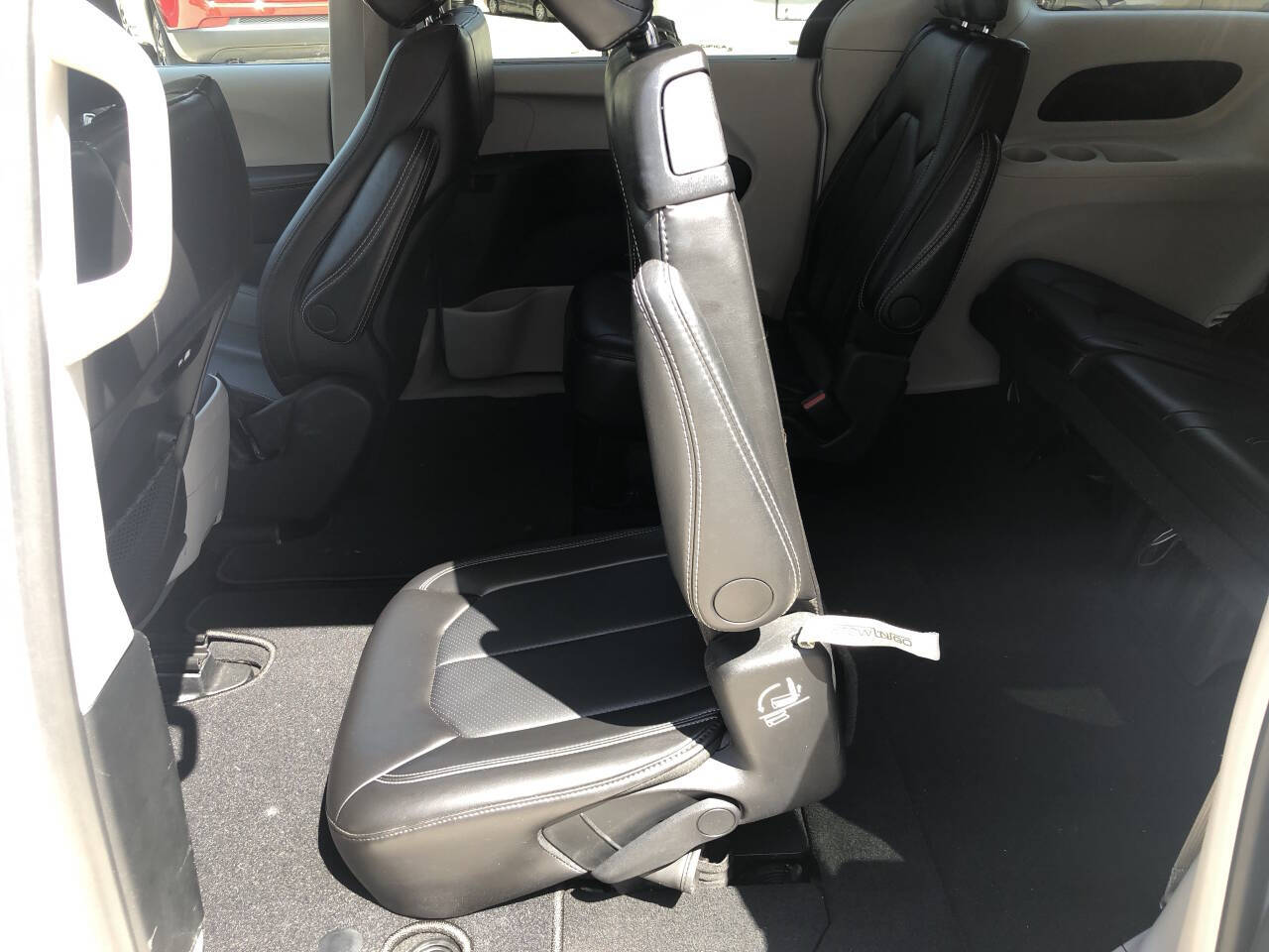 2024 Chrysler Pacifica Touring L - Photo 25