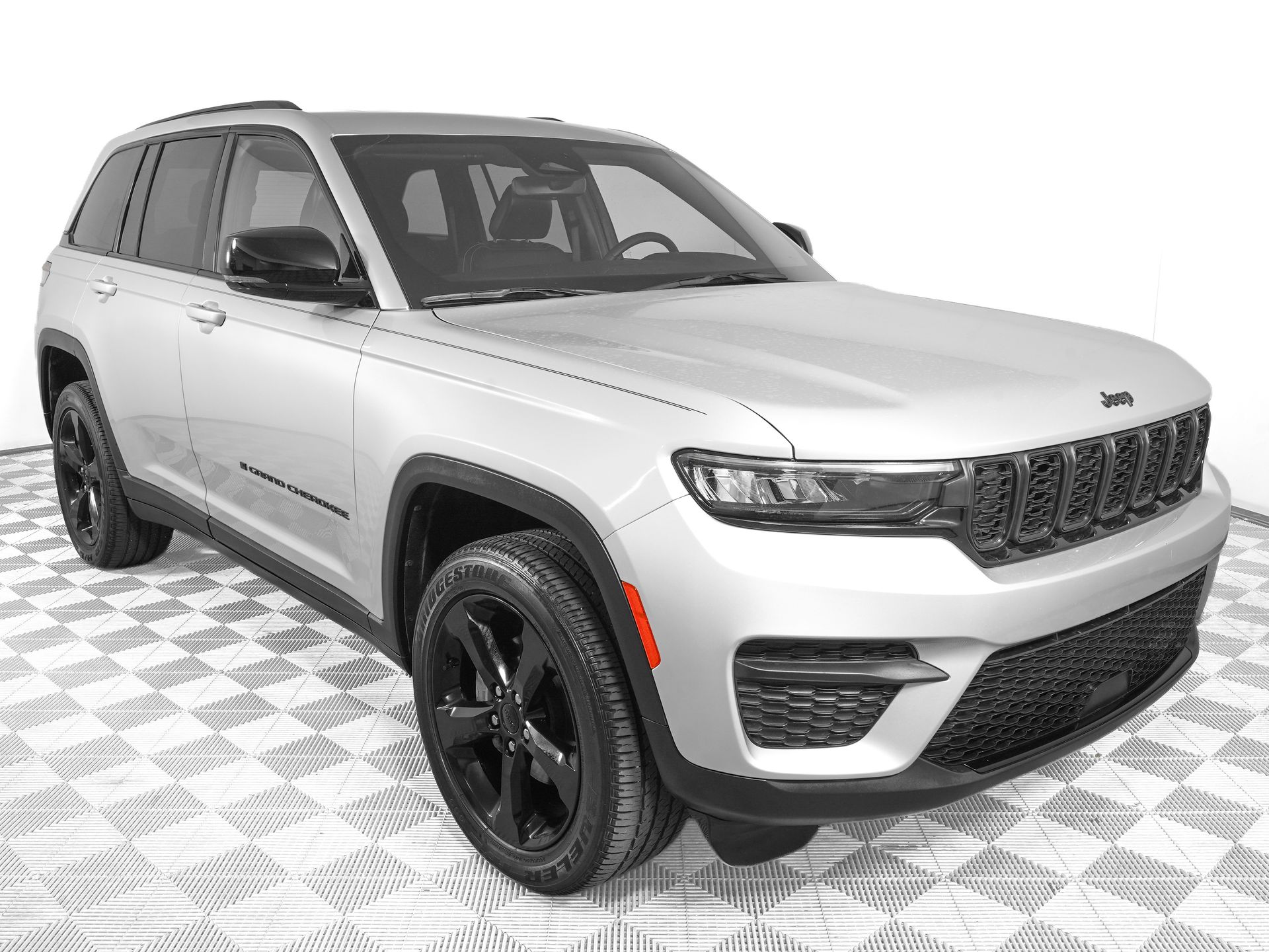 Used 2023 Jeep Grand Cherokee Altitude X SUV