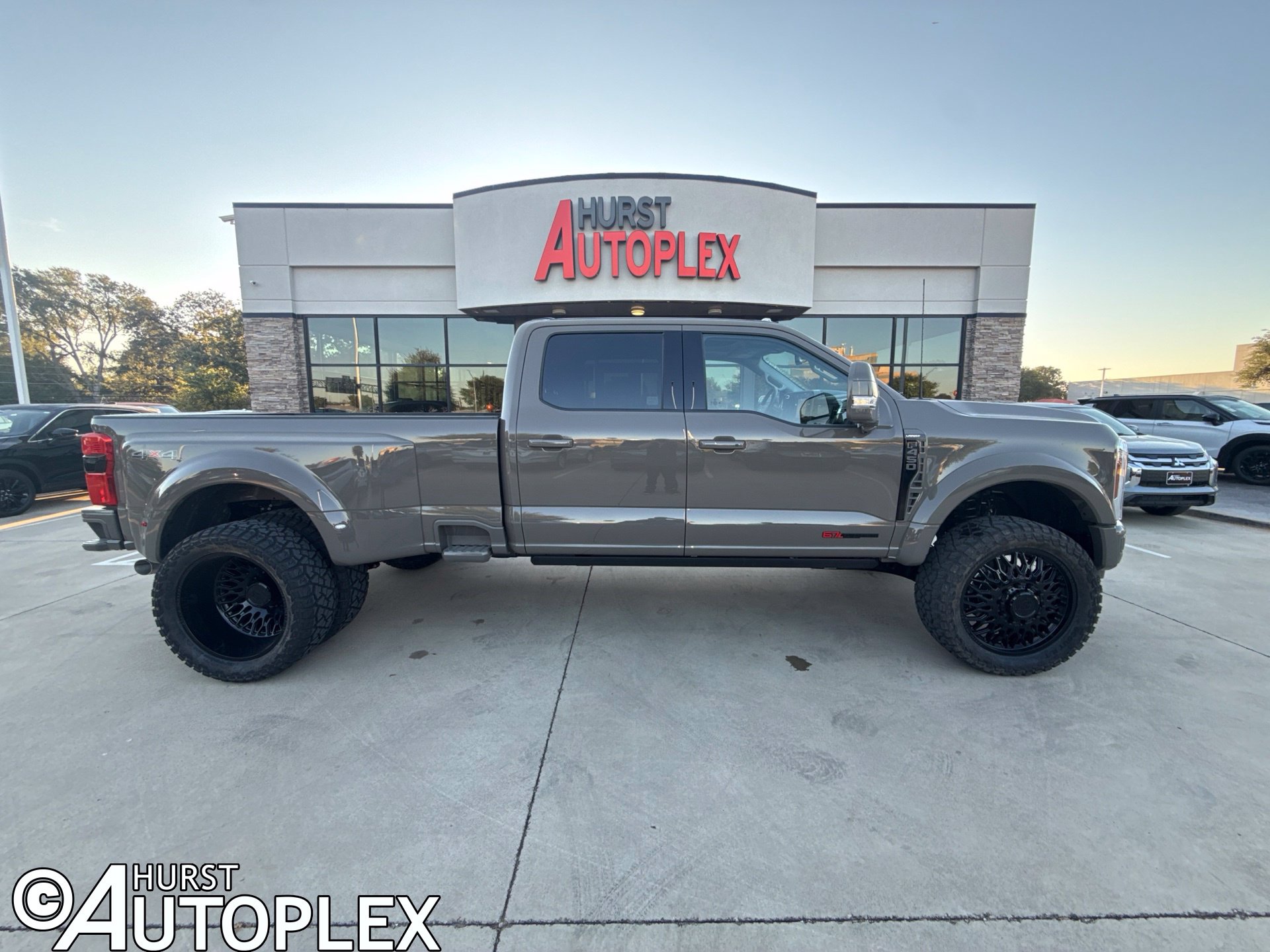 2027 Ford F-450SD Truck Lariat