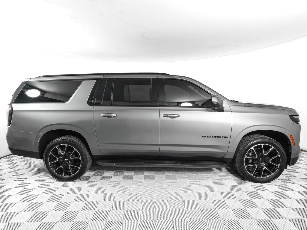 Used 2025 Chevrolet Suburban RST SUV