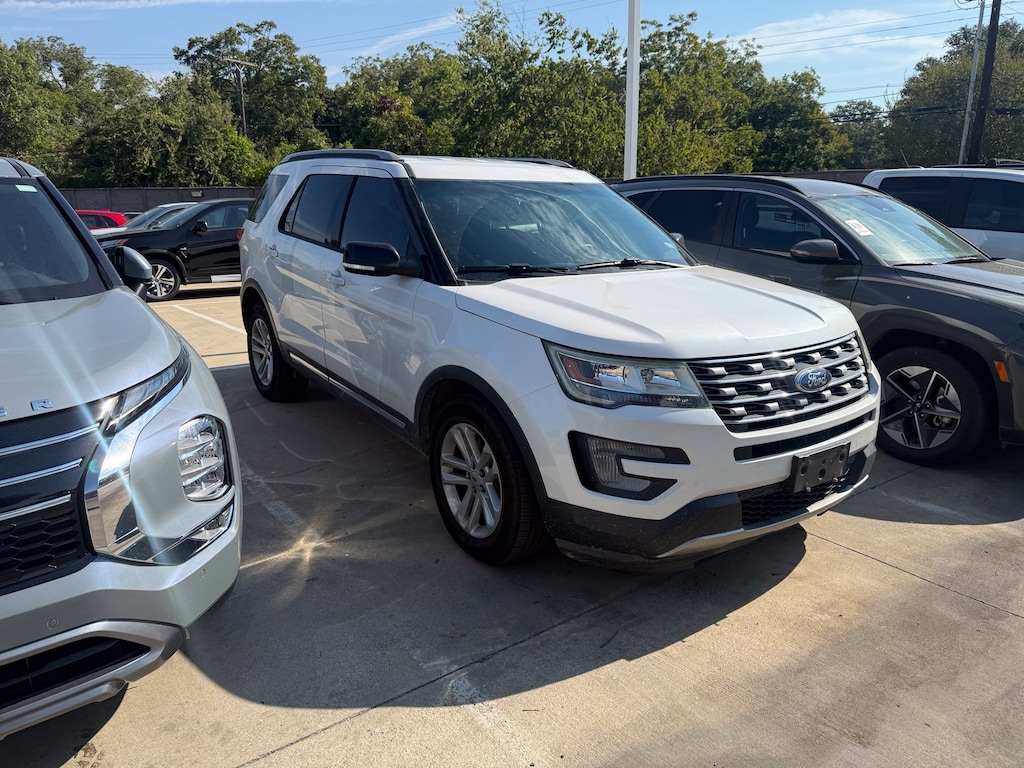 Used 2017 Ford Explorer XLT SUV