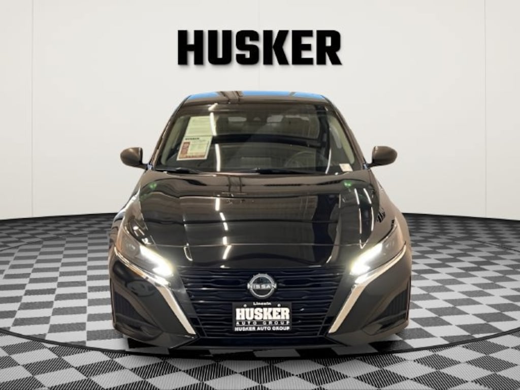 Used 2025 Nissan Altima SV FWD Sedan
