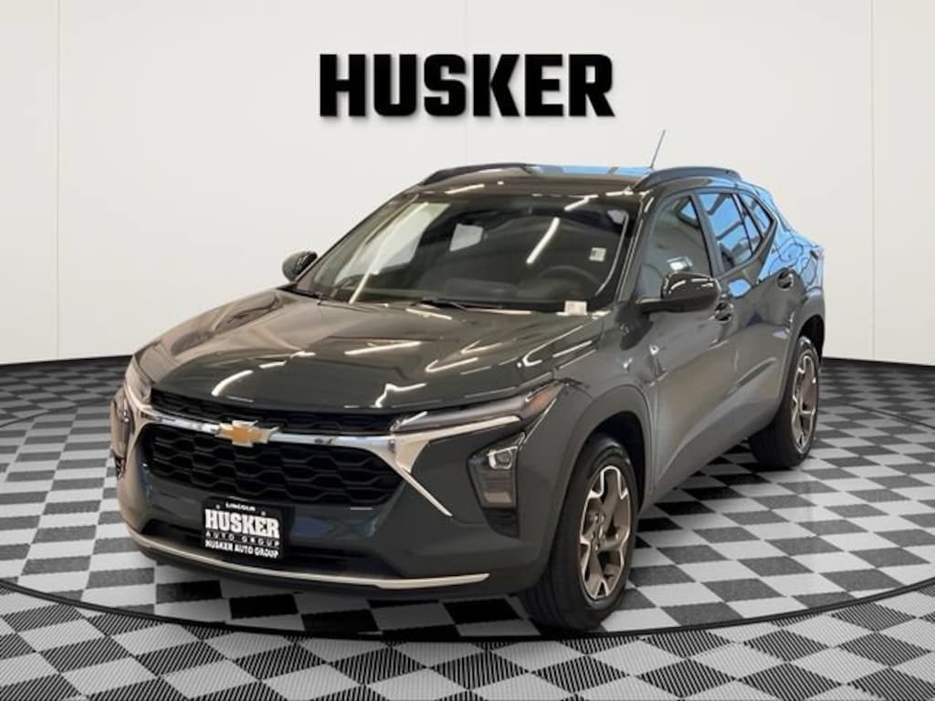 Used 2025 Chevrolet Trax LT SUV