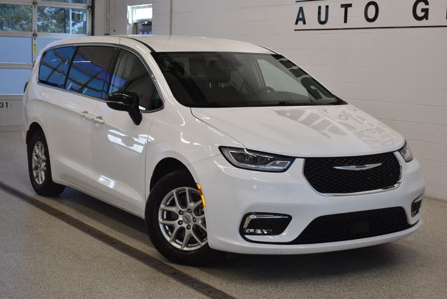 2024 Chrysler Pacifica