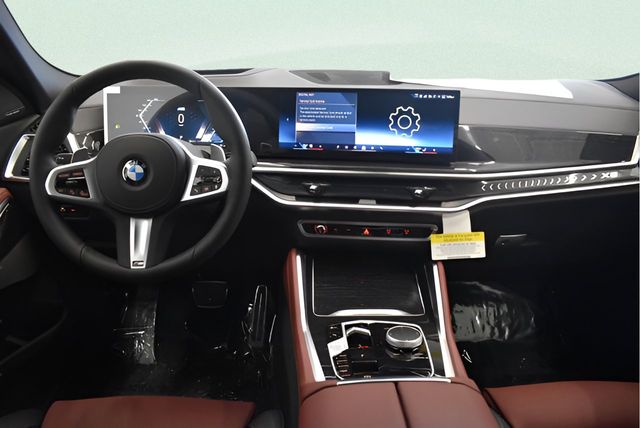 2027 BMW X6 40i - Photo 5