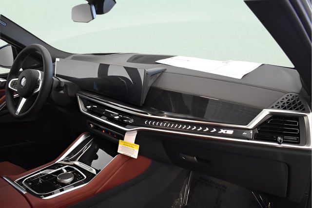 2027 BMW X6 40i - Photo 18