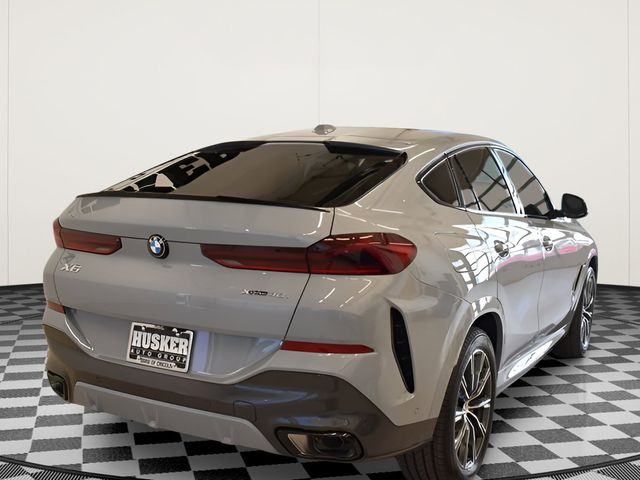 2027 BMW X6 40i - Photo 4
