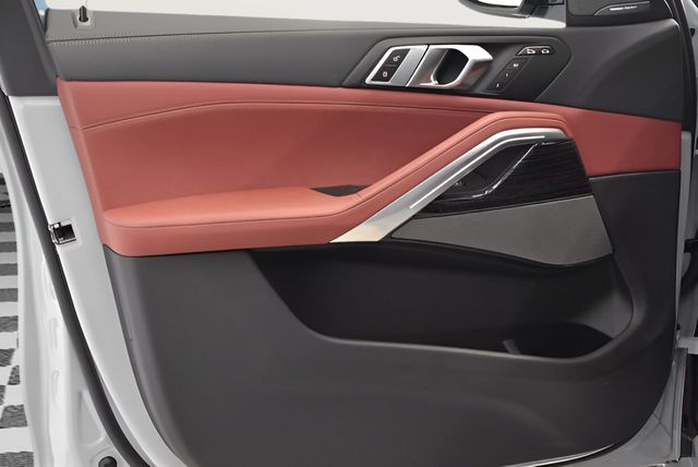 2027 BMW X6 40i - Photo 20