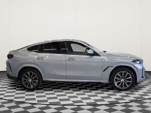 2027 BMW X6 40i - Photo 2