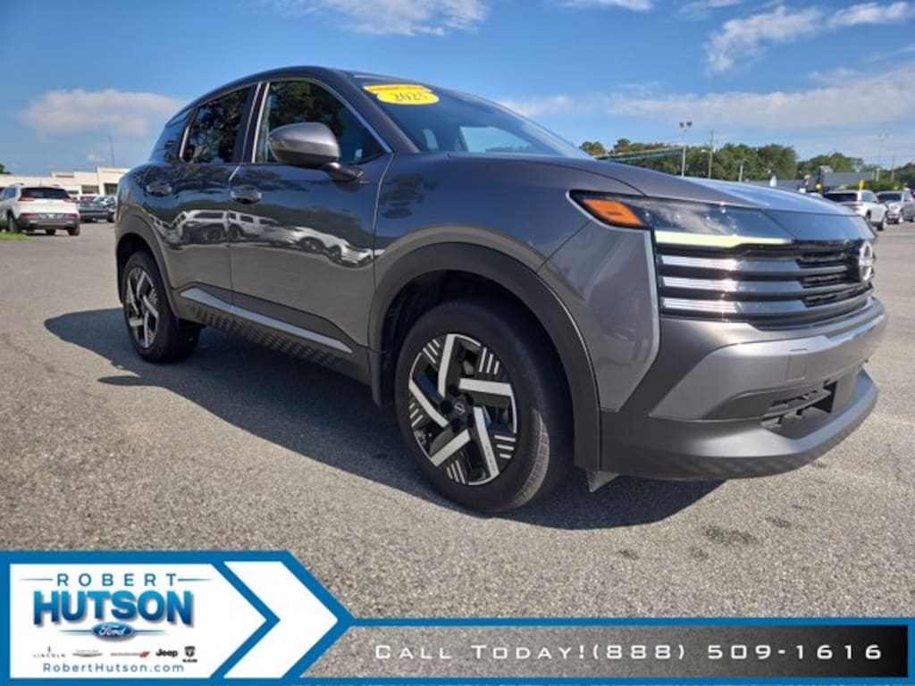 Used 2025 Nissan Kicks SV SUV