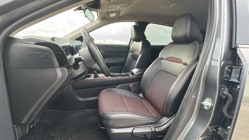 Used 2026 Nissan Kicks SR SUV