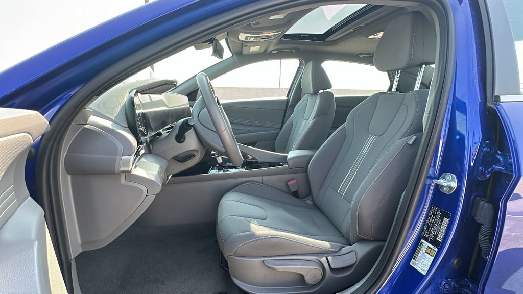 Used 2025 Hyundai Elantra SEL Convenience Sedan