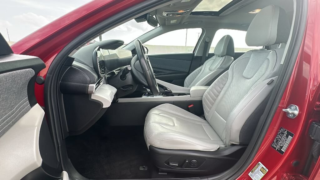 Used 2025 Hyundai Elantra Limited Sedan