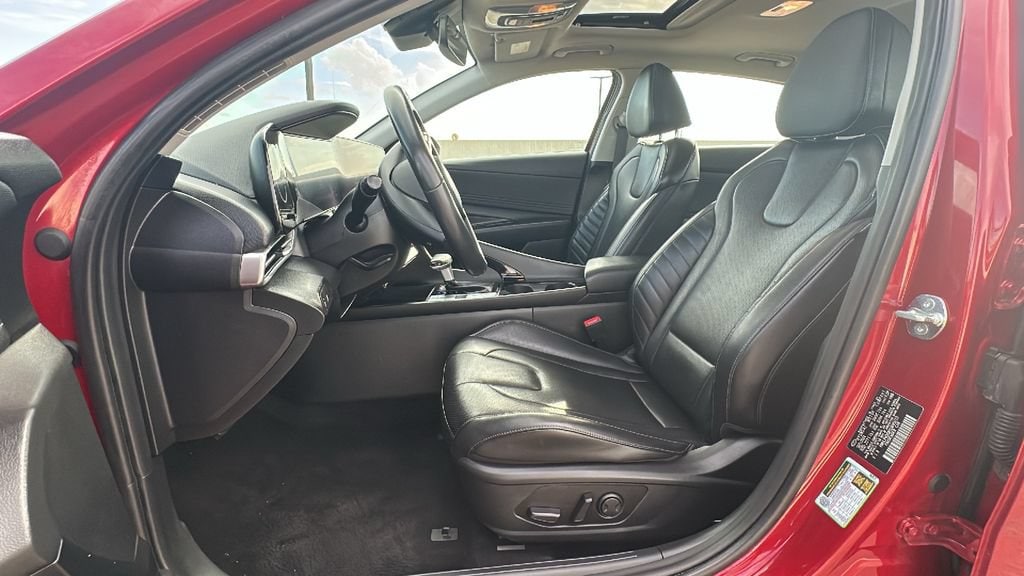 Used 2025 Hyundai Elantra Limited Sedan
