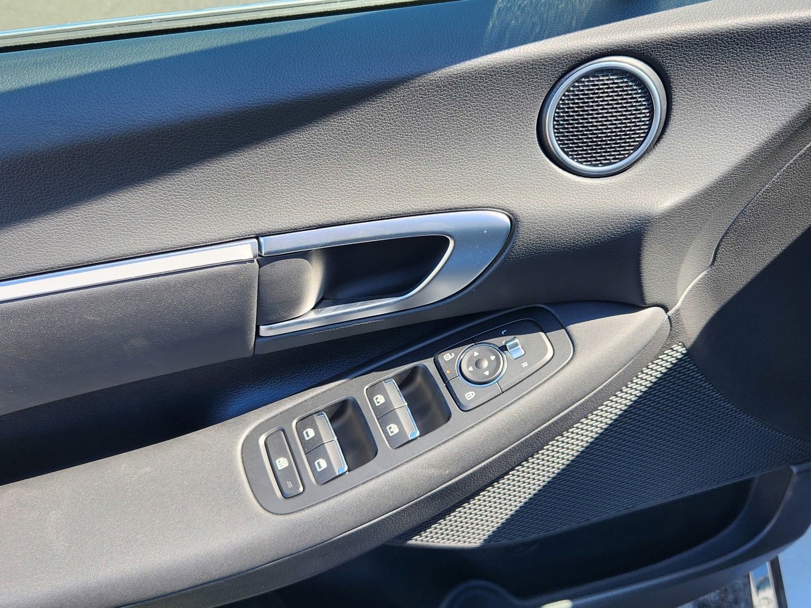 2026 Hyundai Sonata SEL - Photo 22
