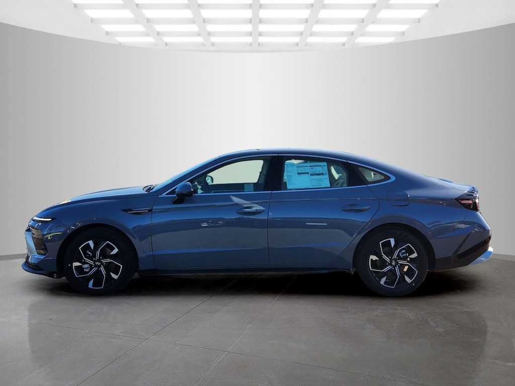 New 2025 Hyundai Sonata SEL 4dr Car