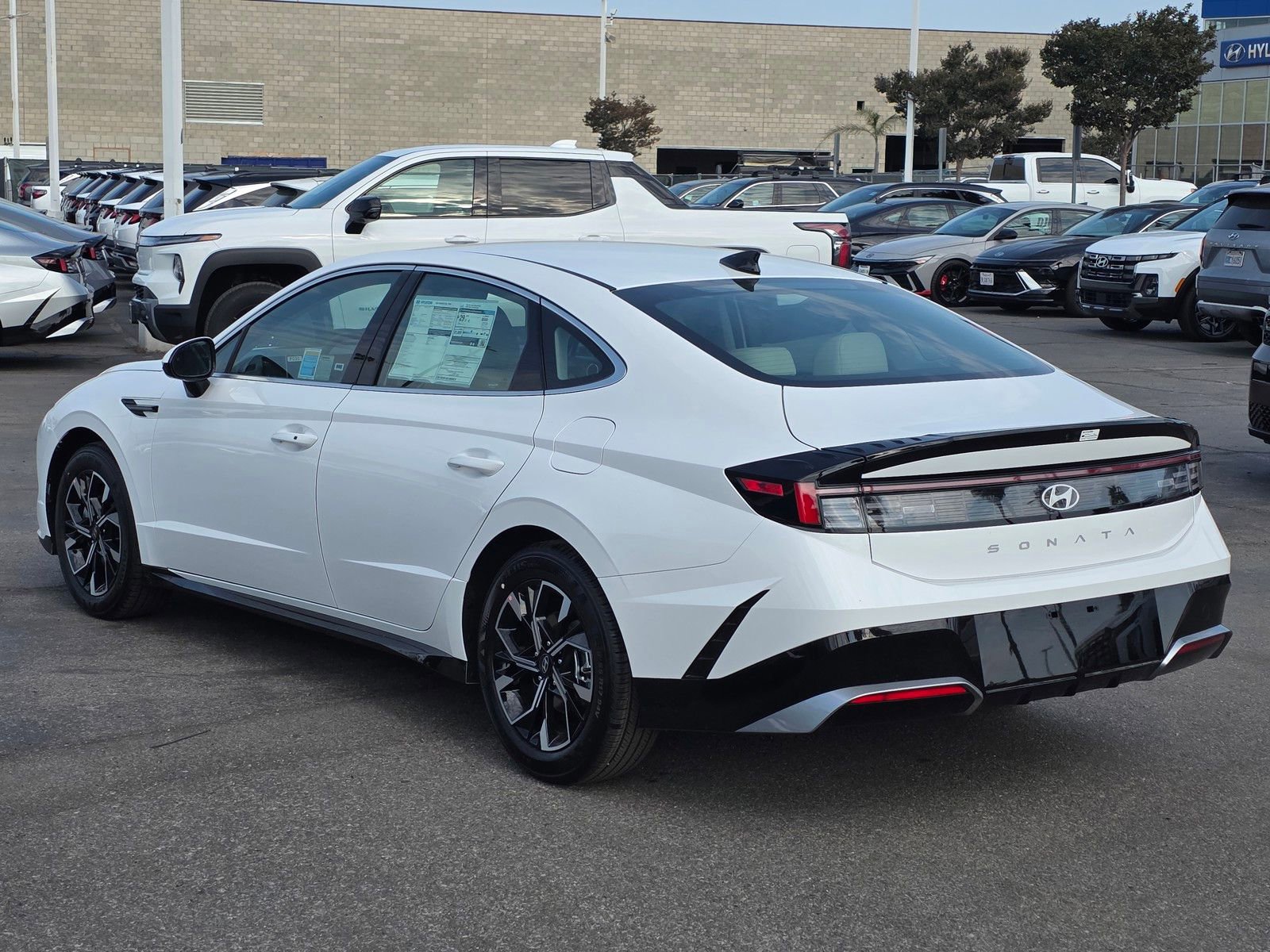 2025 Hyundai Sonata SEL - Photo 9