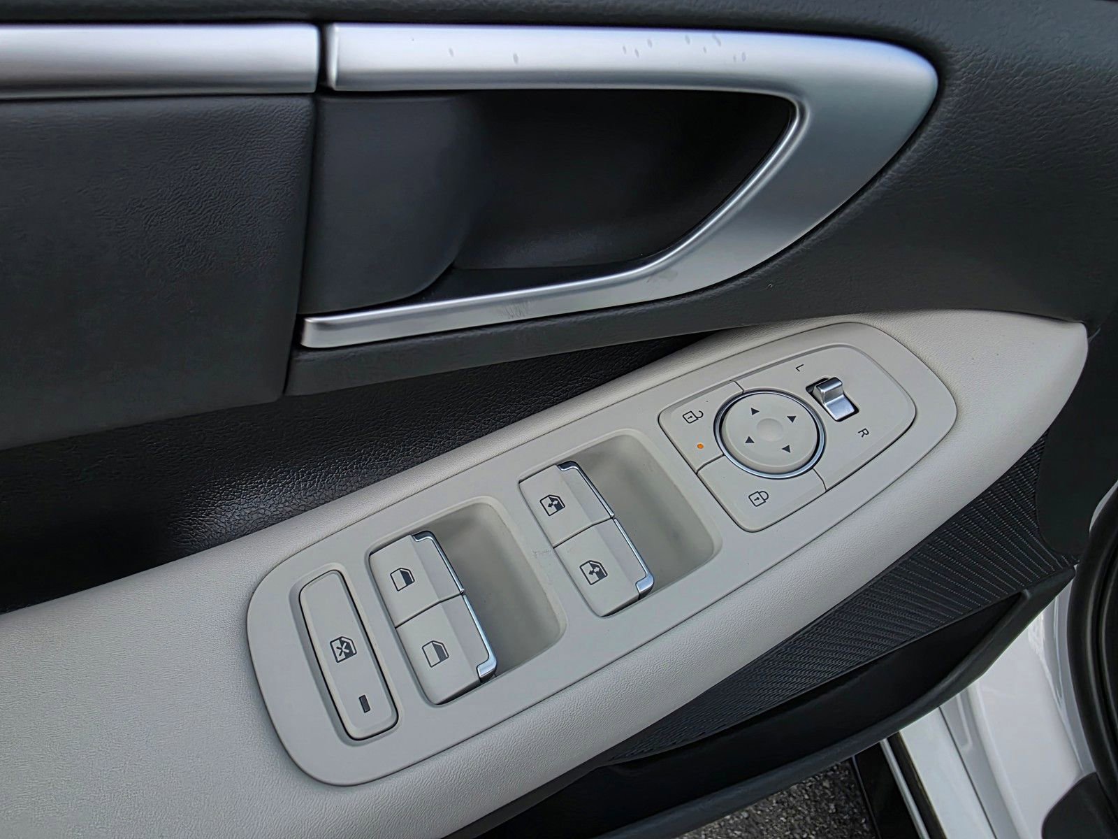 2025 Hyundai Sonata SEL - Photo 17