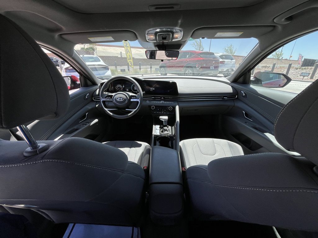 2024 Hyundai Elantra SEL - Photo 25