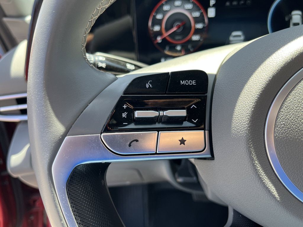 2024 Hyundai Elantra SEL - Photo 16