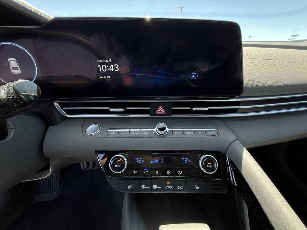 2024 Hyundai Elantra SEL - Photo 20