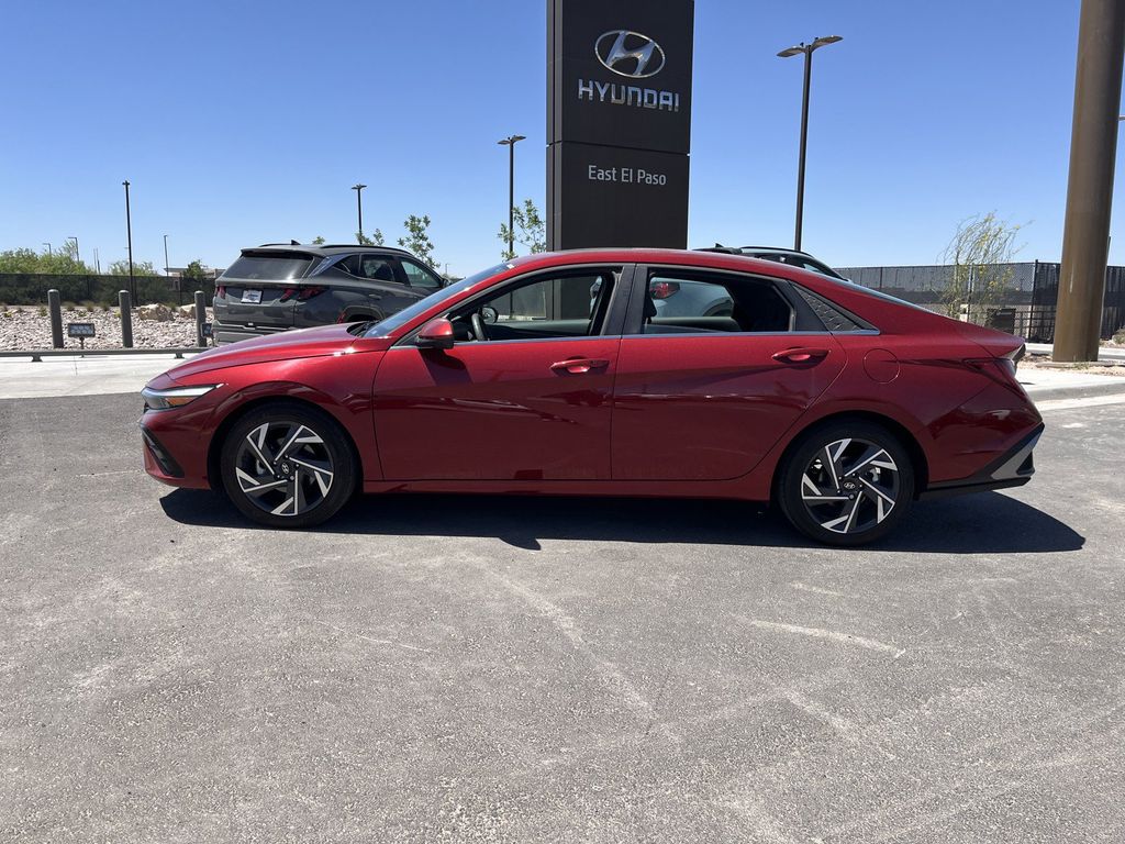 2024 Hyundai Elantra SEL - Photo 4