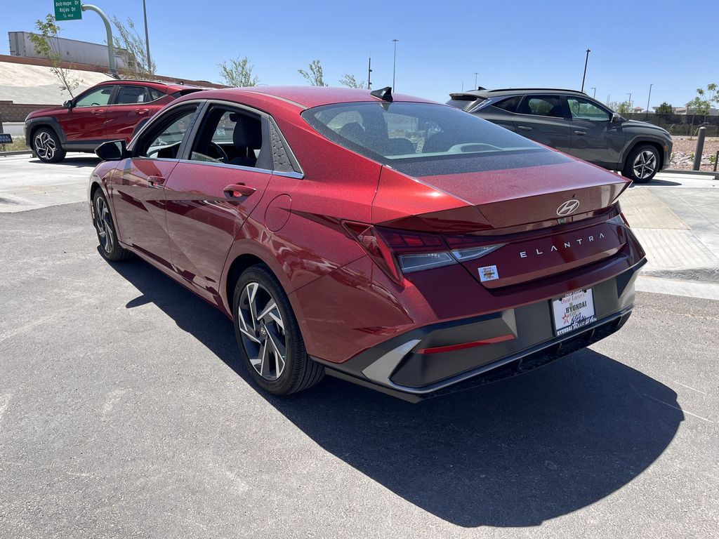 2024 Hyundai Elantra SEL - Photo 6