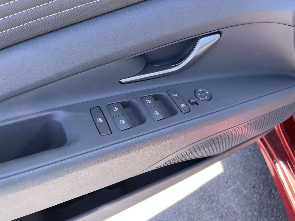 2024 Hyundai Elantra SEL - Photo 12