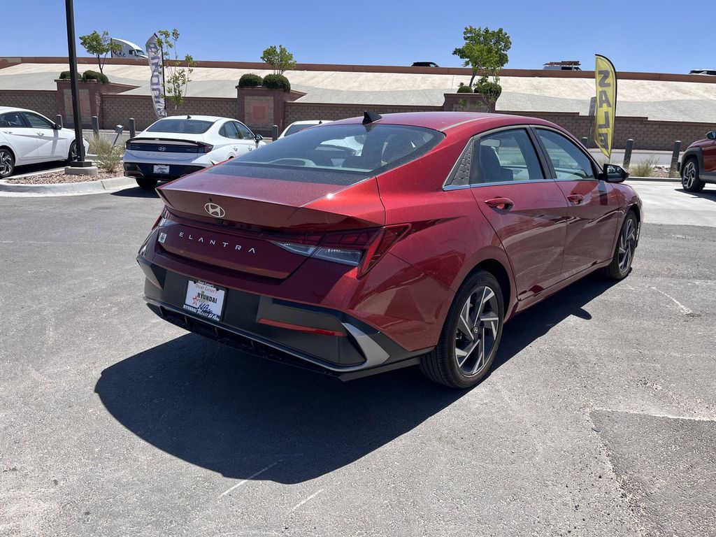 2024 Hyundai Elantra SEL - Photo 8