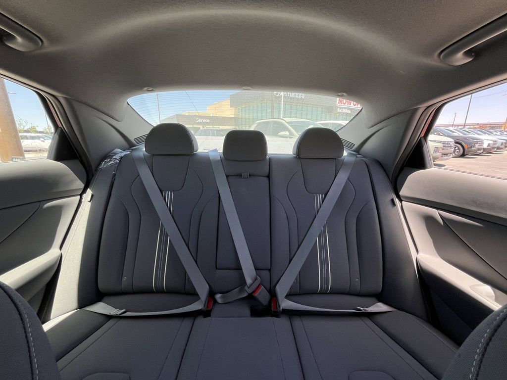 2024 Hyundai Elantra SEL - Photo 23
