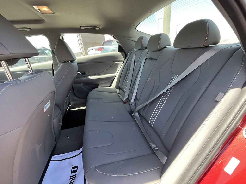 2024 Hyundai Elantra SEL - Photo 24