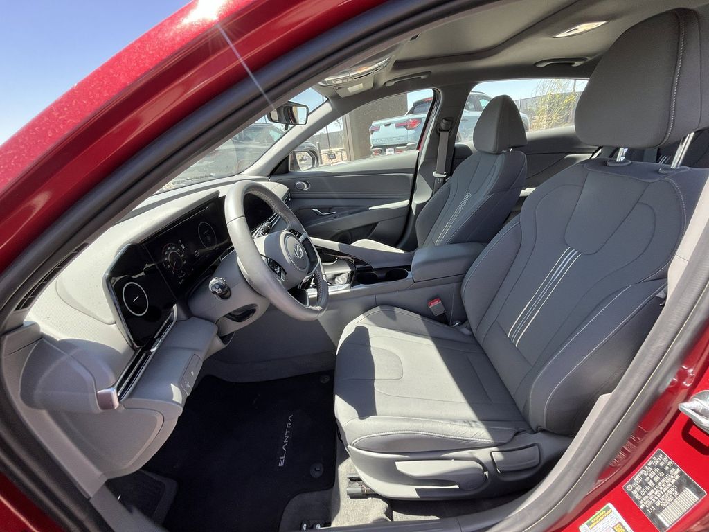 2024 Hyundai Elantra SEL - Photo 10