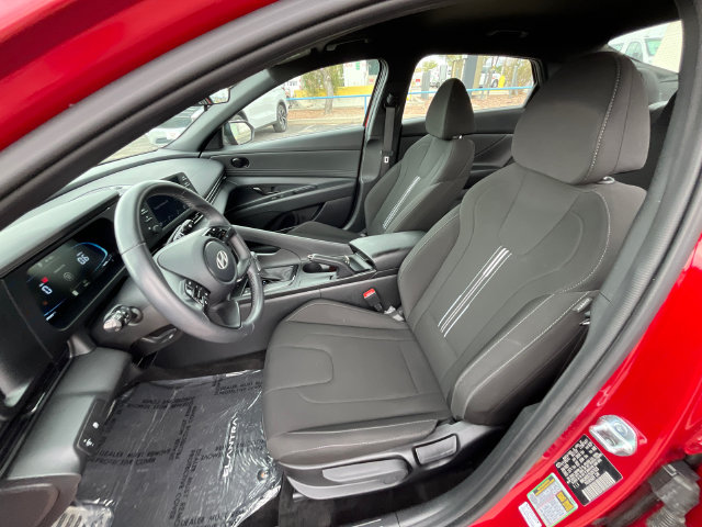 2025 Hyundai Elantra SEL - Photo 9