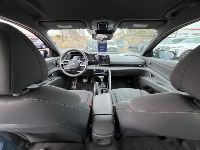 2025 Hyundai Elantra SEL - Photo 25