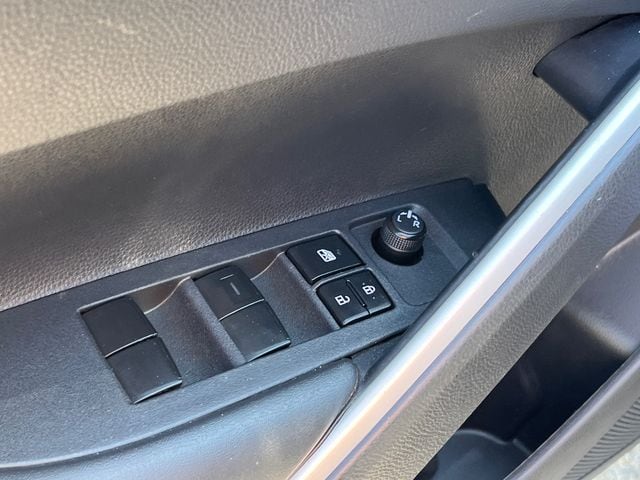 2024 Toyota Corolla Cross S - Photo 12