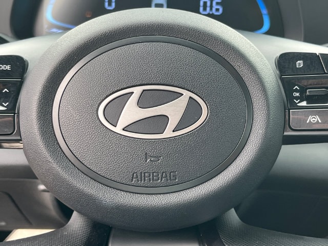 2025 Hyundai Elantra SEL - Photo 16