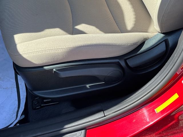2016 Hyundai Elantra SE - Photo 11
