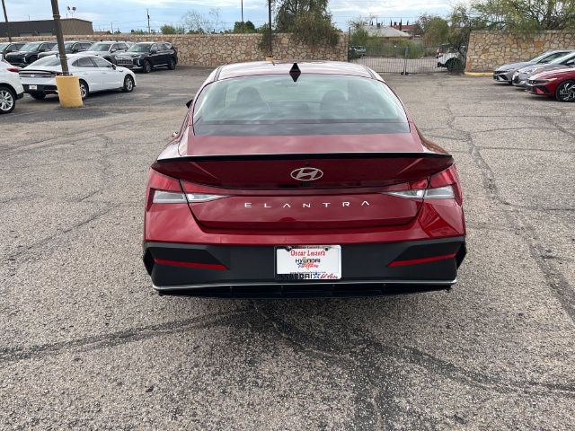 2025 Hyundai Elantra SEL - Photo 6