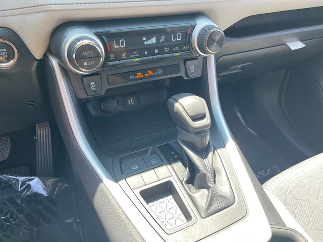 2023 Toyota RAV4 XLE - Photo 21