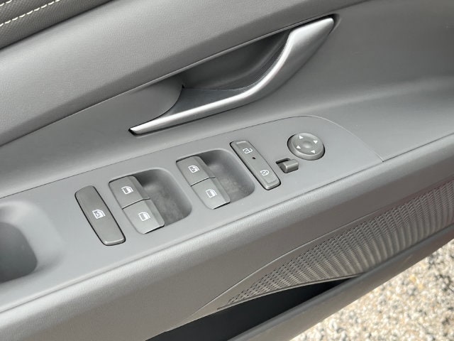 2024 Hyundai Elantra SEL - Photo 12