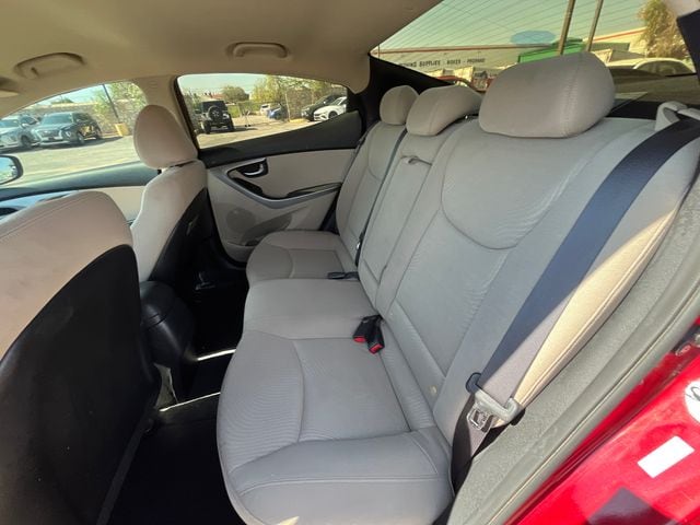 2016 Hyundai Elantra SE - Photo 24