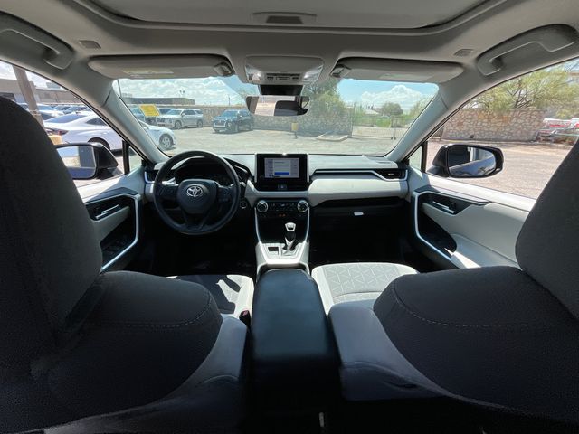 2023 Toyota RAV4 XLE - Photo 25