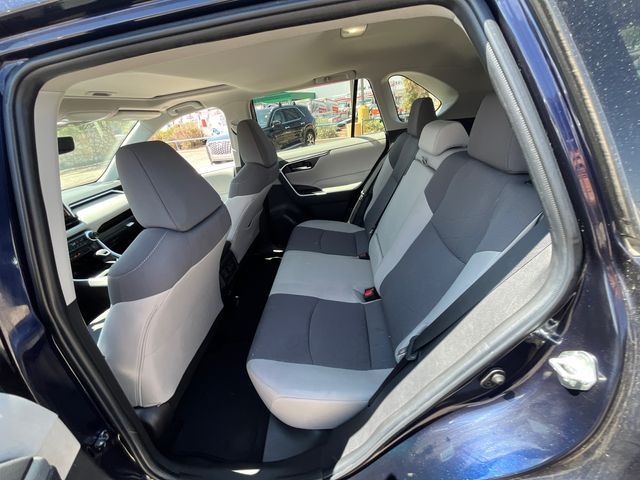 2023 Toyota RAV4 XLE - Photo 24