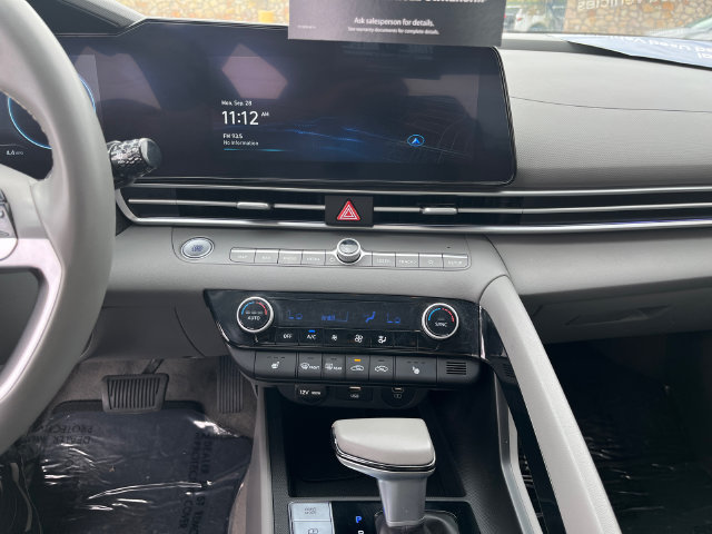2024 Hyundai Elantra SEL - Photo 20