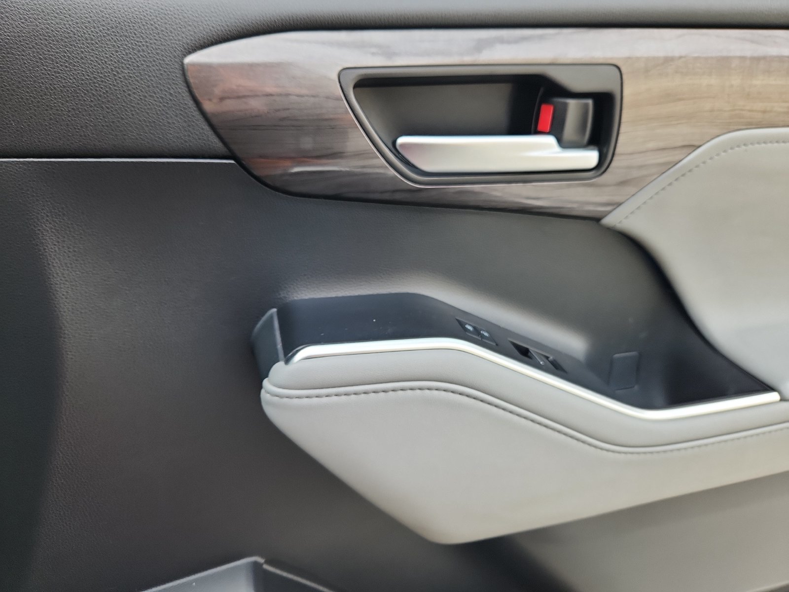2025 Hyundai Elantra SEL - Photo 16