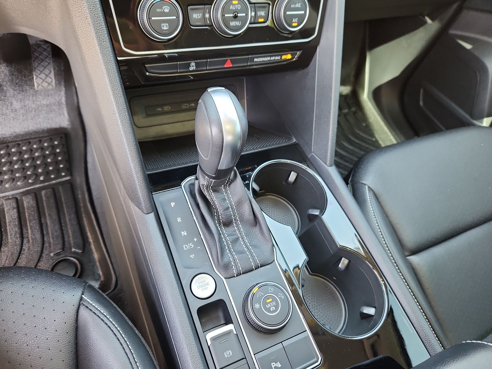 2022 Volkswagen Atlas SE w/Tech - Photo 23