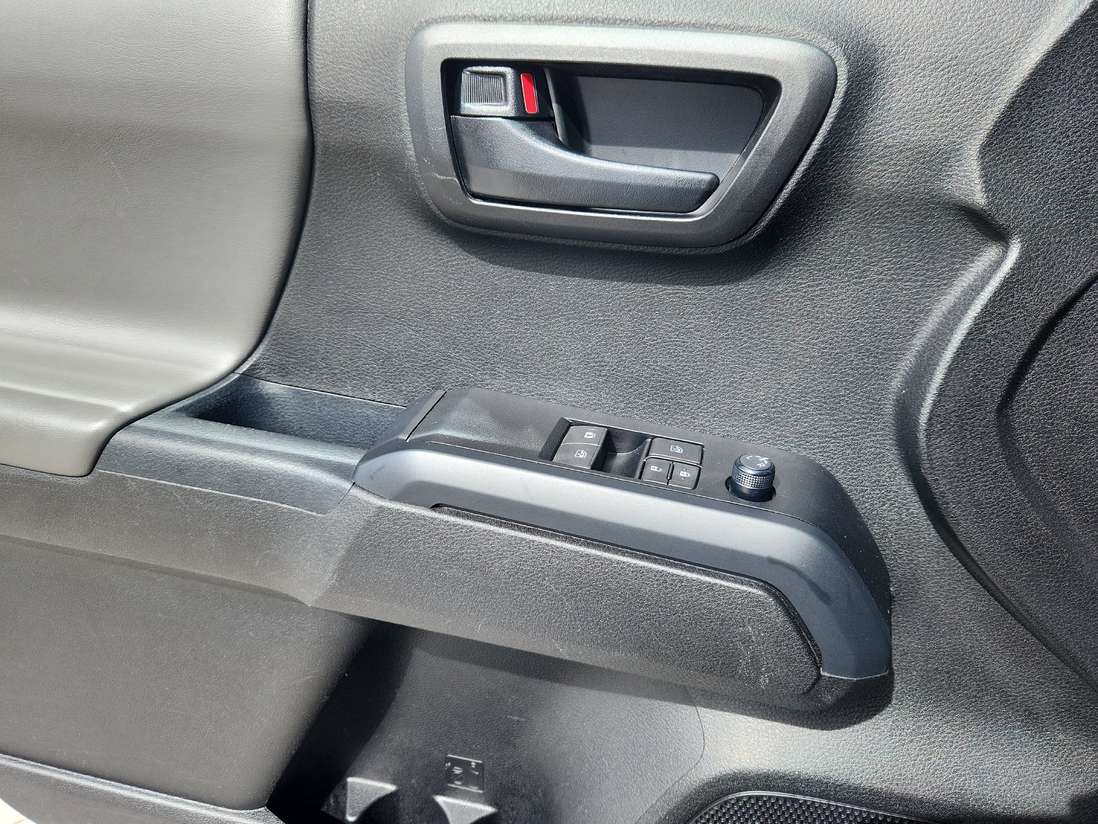 2021 Toyota Tacoma SR - Photo 9